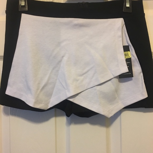 Jessica Simpson Black & White Skort NWT - Picture 3 of 5